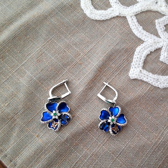 💥SALE💥Butterfly Flower NEW Dangle Earrings - Picture 5 of 5